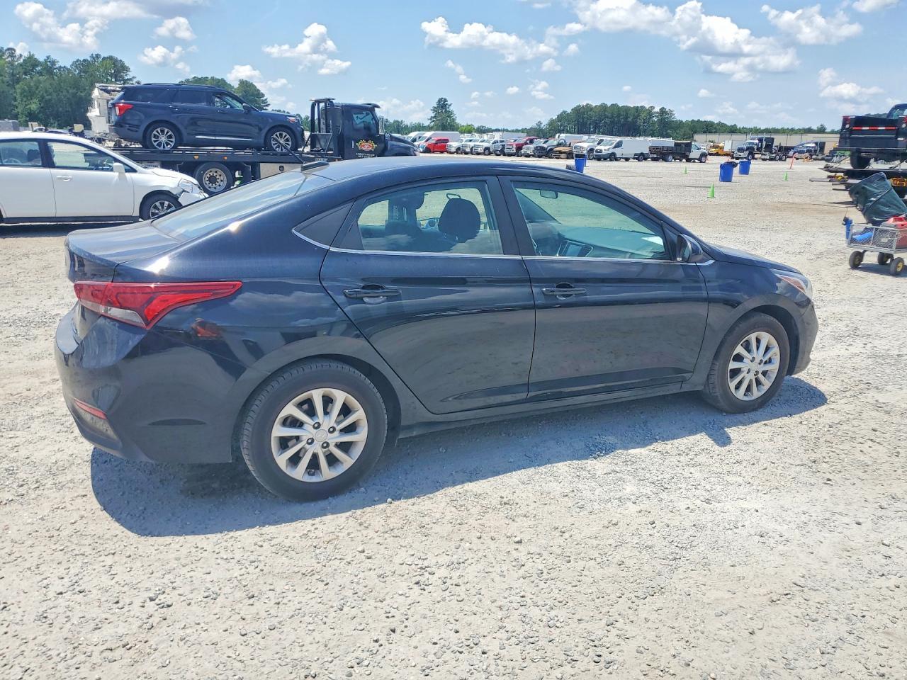 2022 Hyundai Accent Sel - Image 3