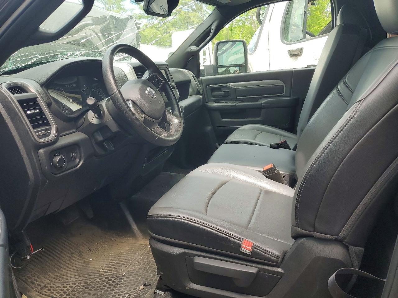 2024 Ram 5500 Box Truck - Фото 7