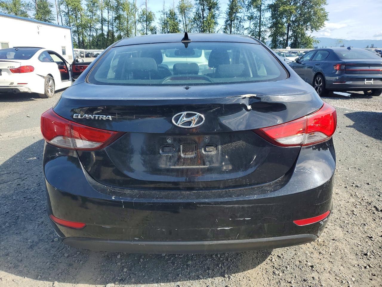 2015 Hyundai Elantra - Image 6