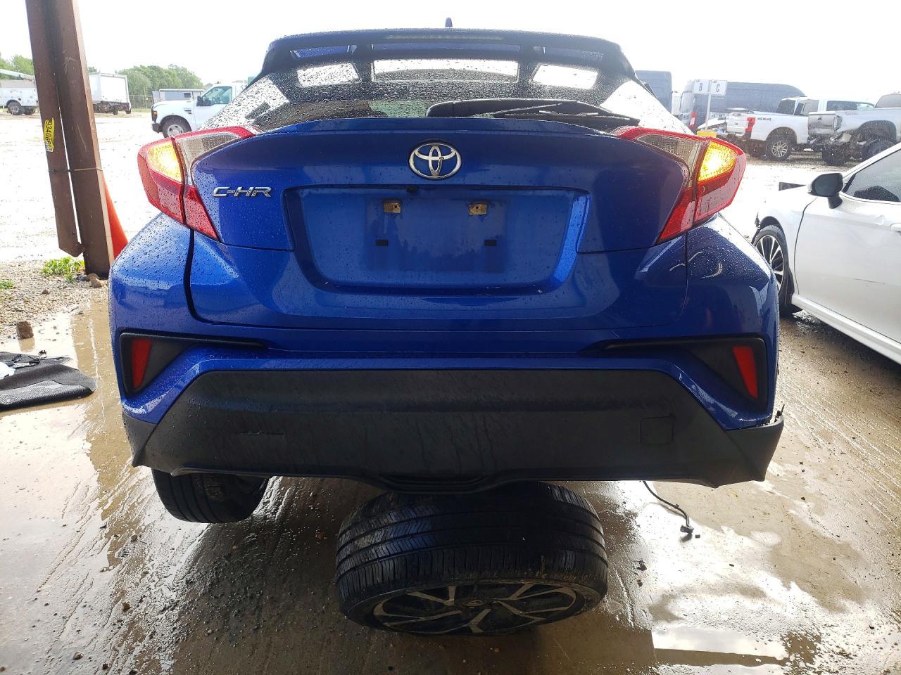 2021 Toyota C-Hr Xle - Image 6