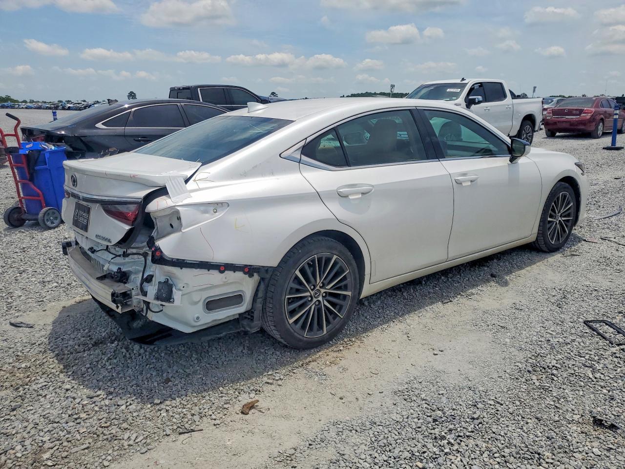 2023 Lexus Es 300H Base - Image 3
