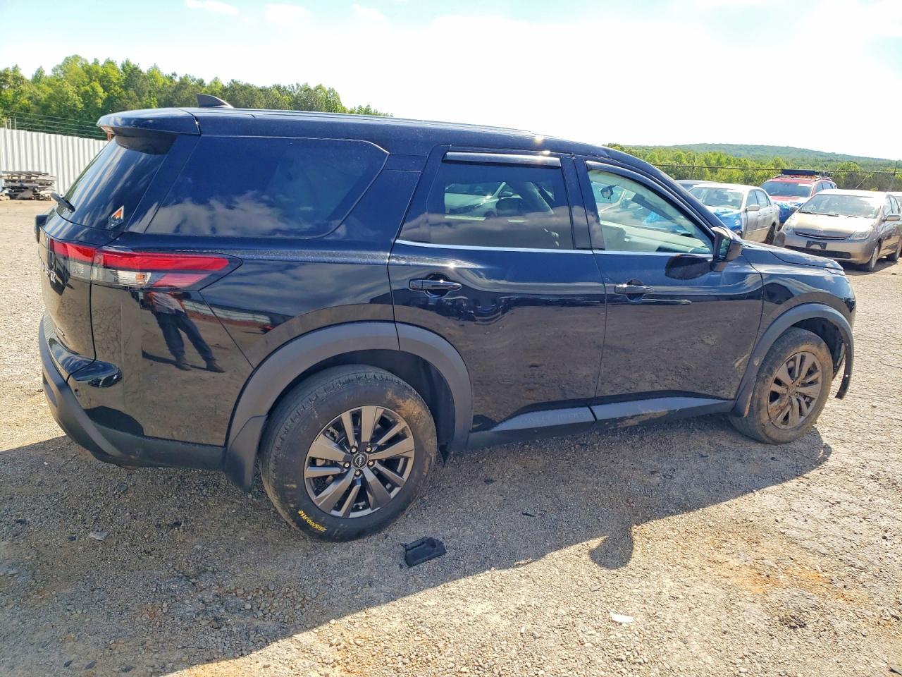 2023 Nissan Pathfinder S - Фото 3