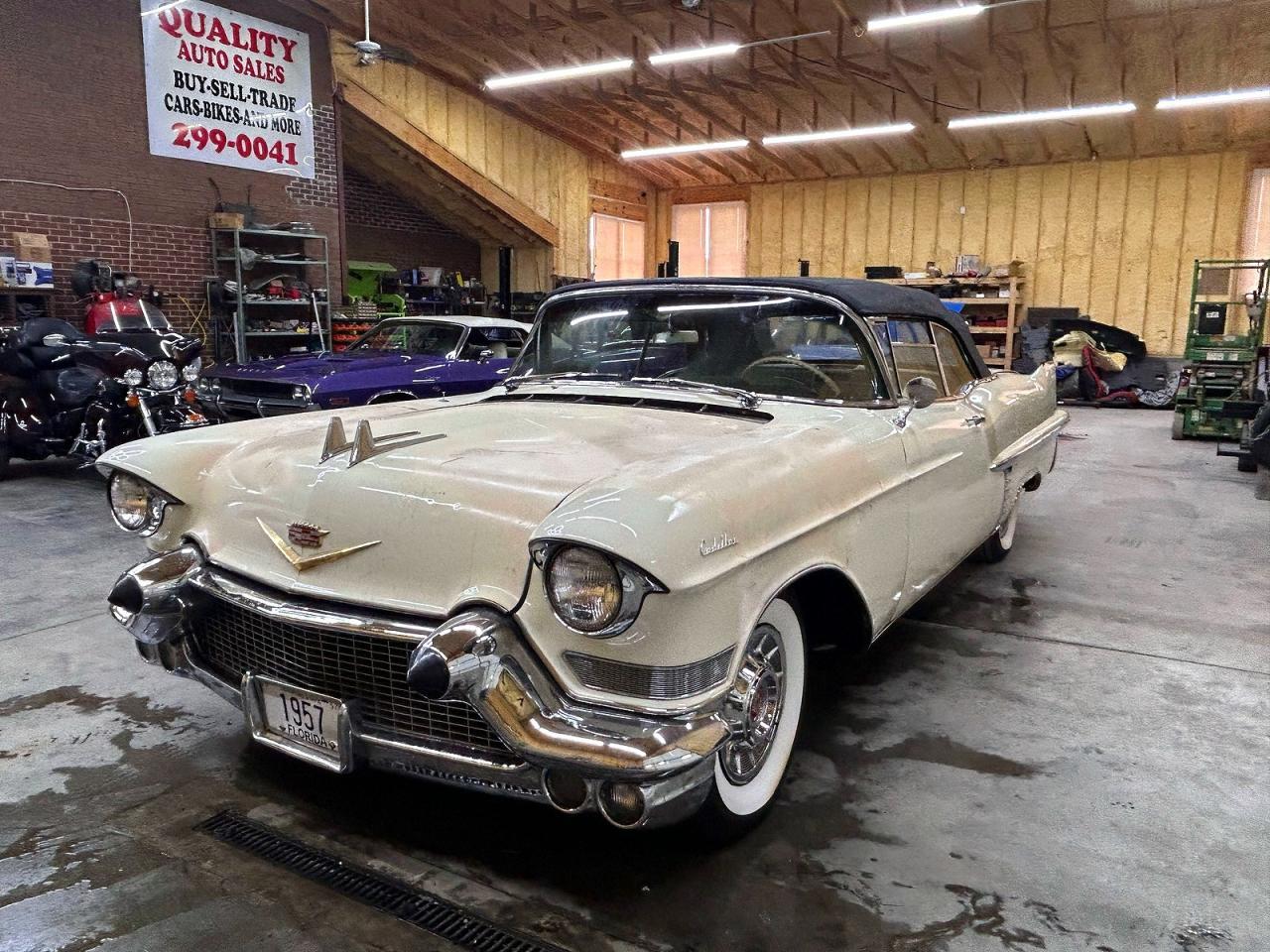 1957 Cadillac 2Drconv Coupe Deville - Фото 2