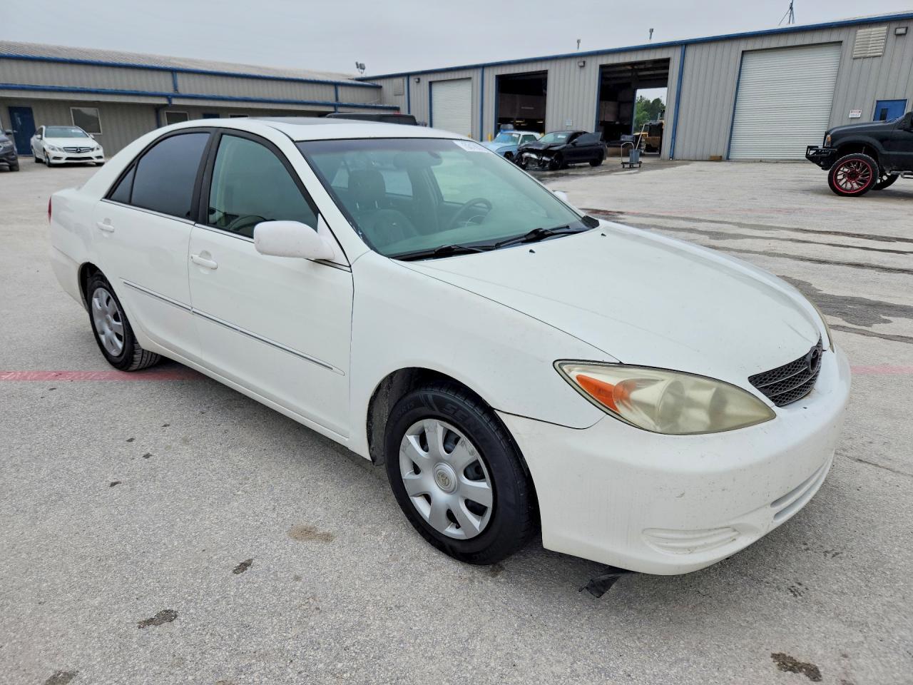 2002 Toyota Camry Xle - Image 4