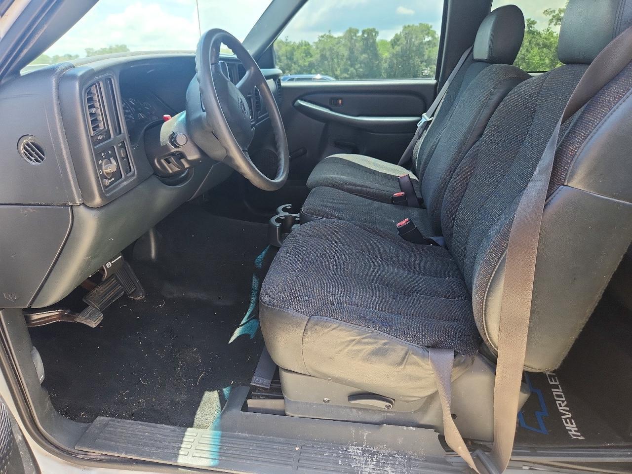 2002 Chevrolet Silverado - Image 7