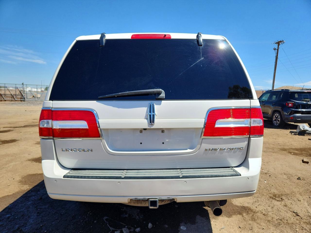 2014 Lincoln Navigator - Image 6