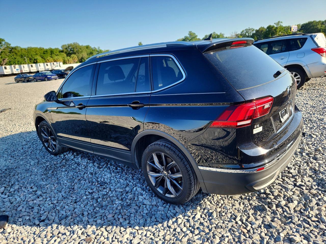 2022 Volkswagen Tiguan Se - Image 2
