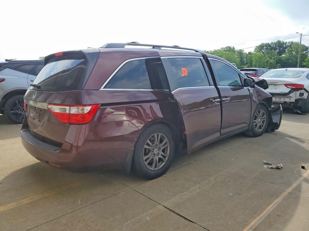 2013 Honda Odyssey Exl - Image 3
