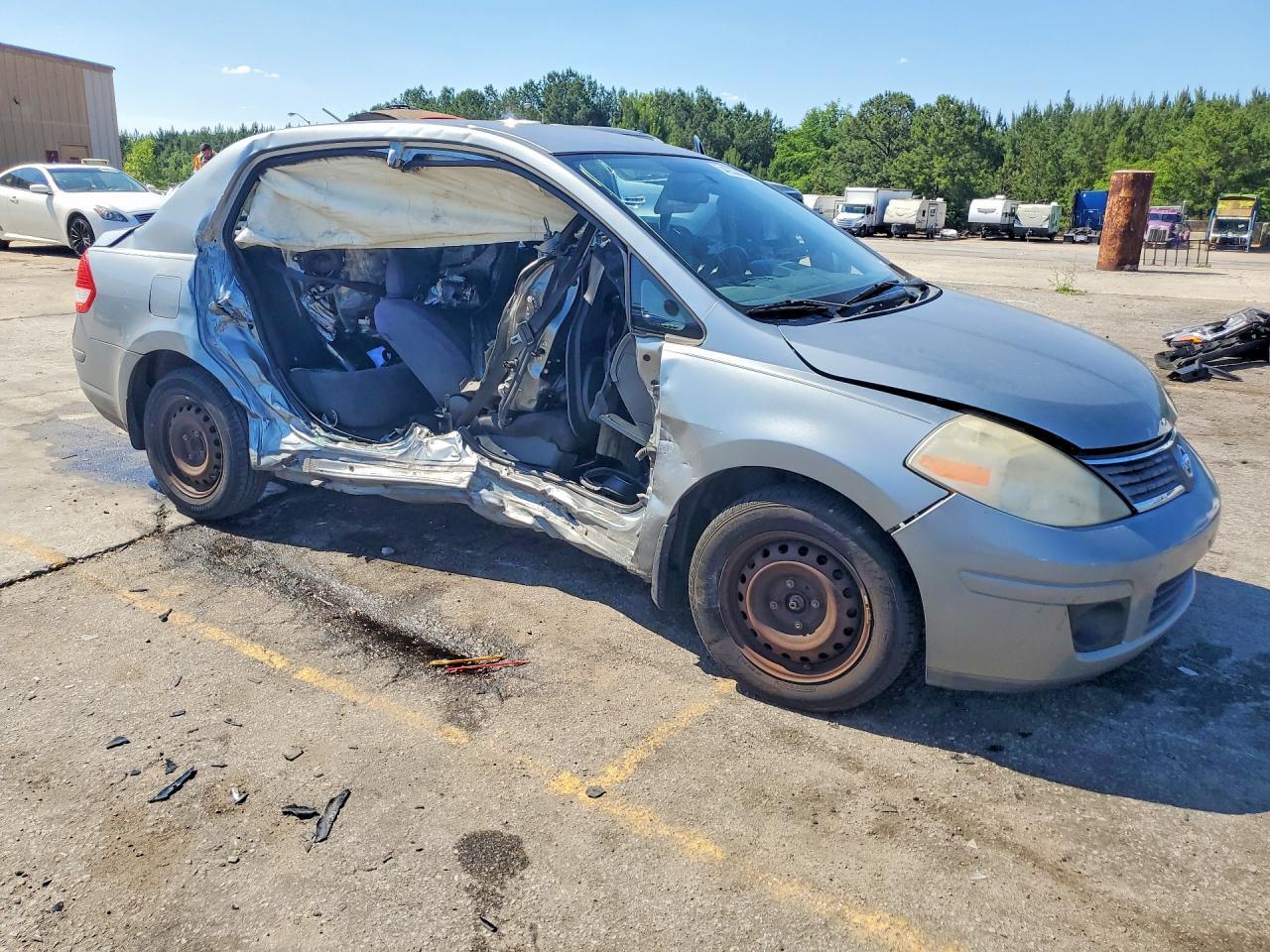 2009 Nissan Versa 1.8 S - Фото 4