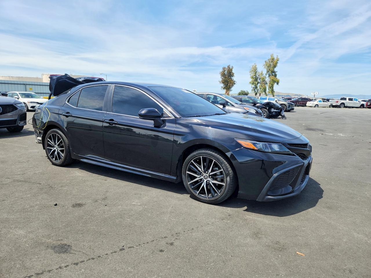 2021 Toyota Camry Se - Image 4