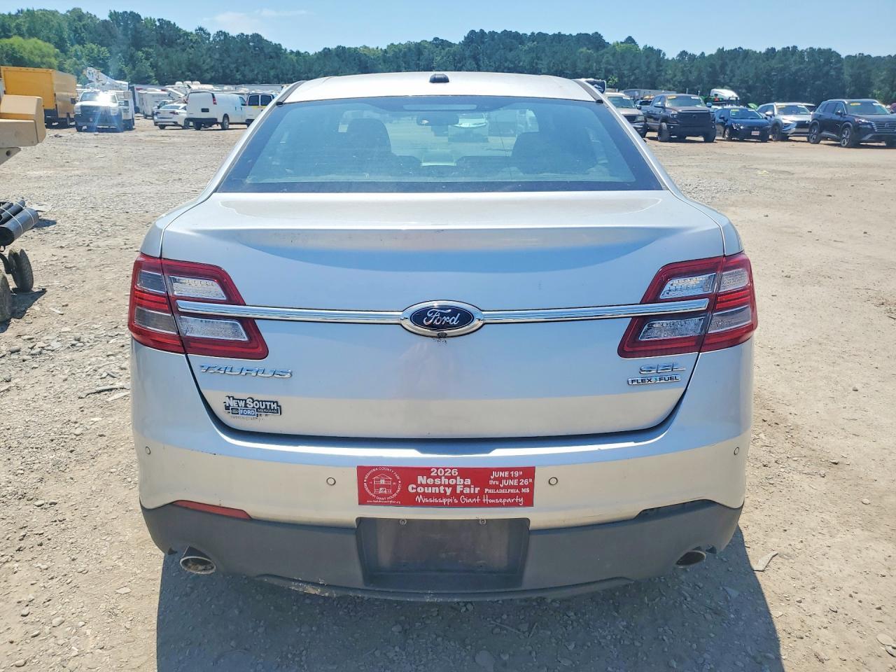 2015 Ford Taurus Sel - Image 6