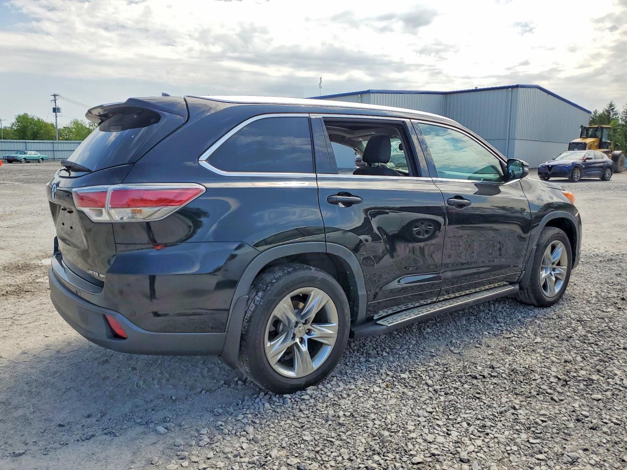 2014 Toyota Highlander Limited Platinum - Image 3