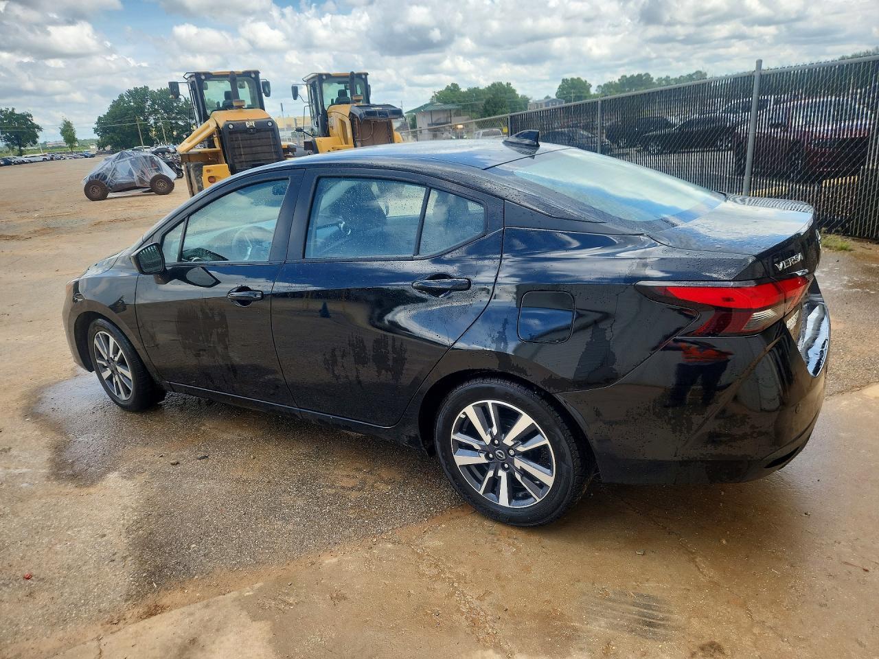 2023 Nissan Versa Sv - Фото 2