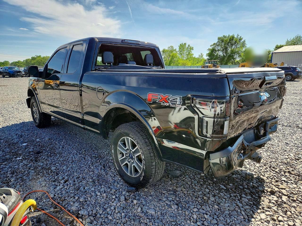2015 Ford F150 Super Cab - Фото 2