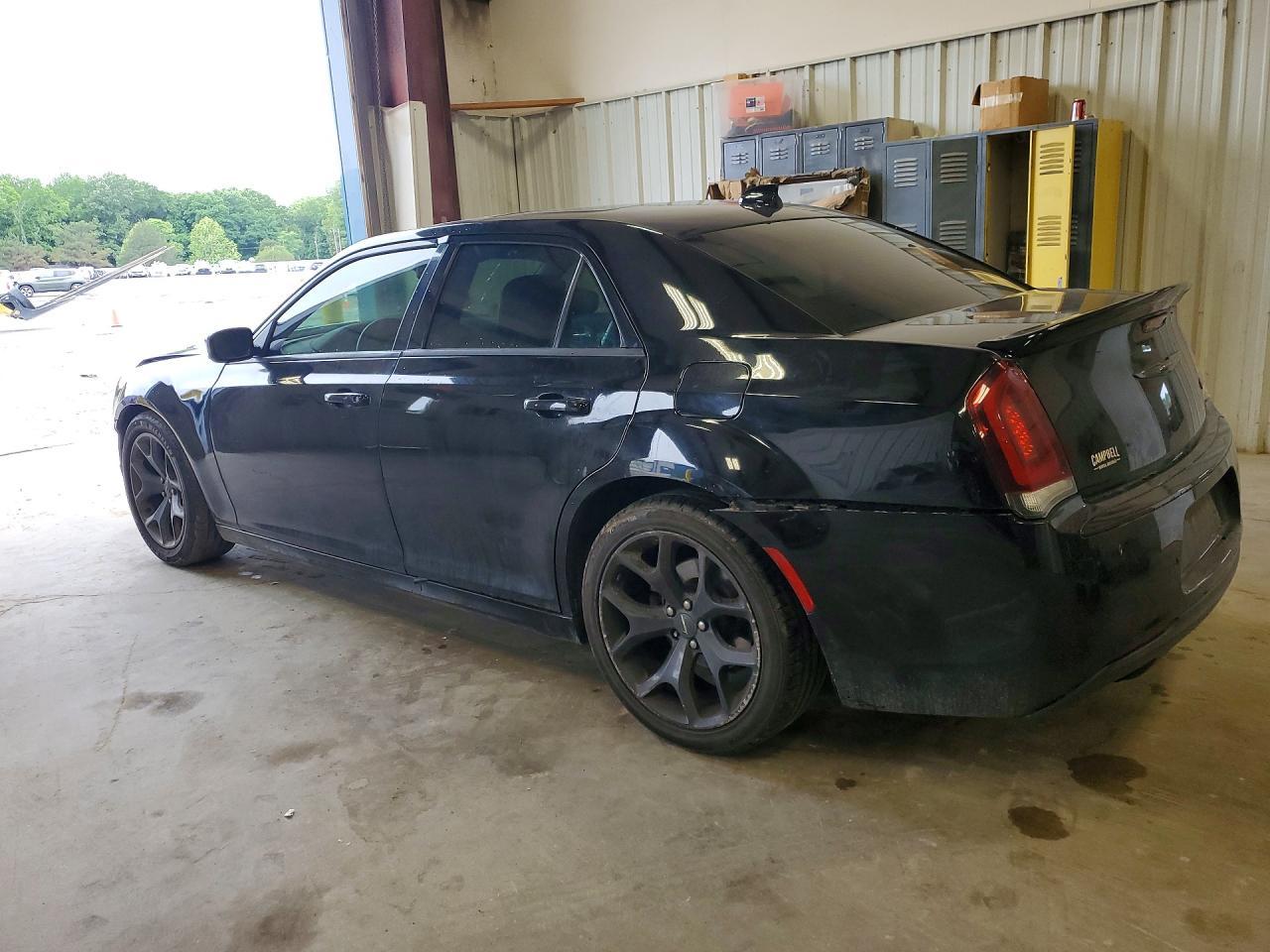 2021 Chrysler 300 S - Фото 2