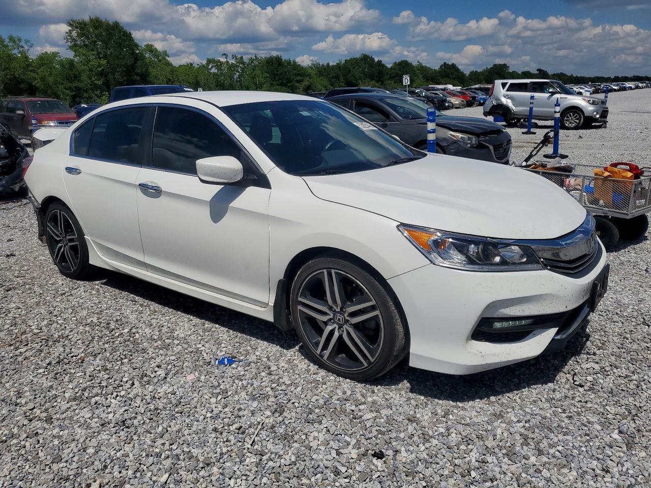 2017 Honda Accord Sport - Image 4