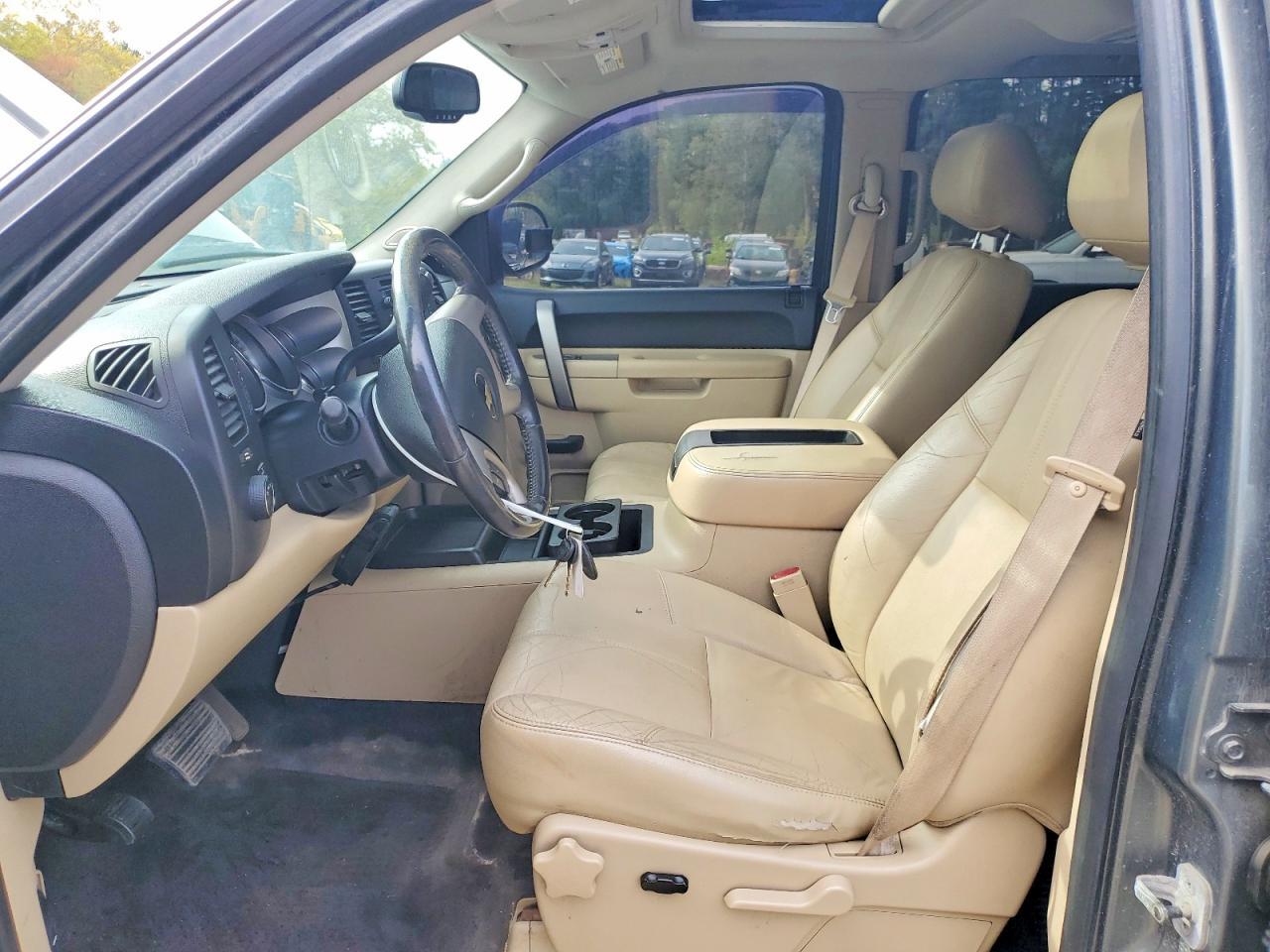 2011 Chevrolet Silverado K1500 Hybrid - Image 7