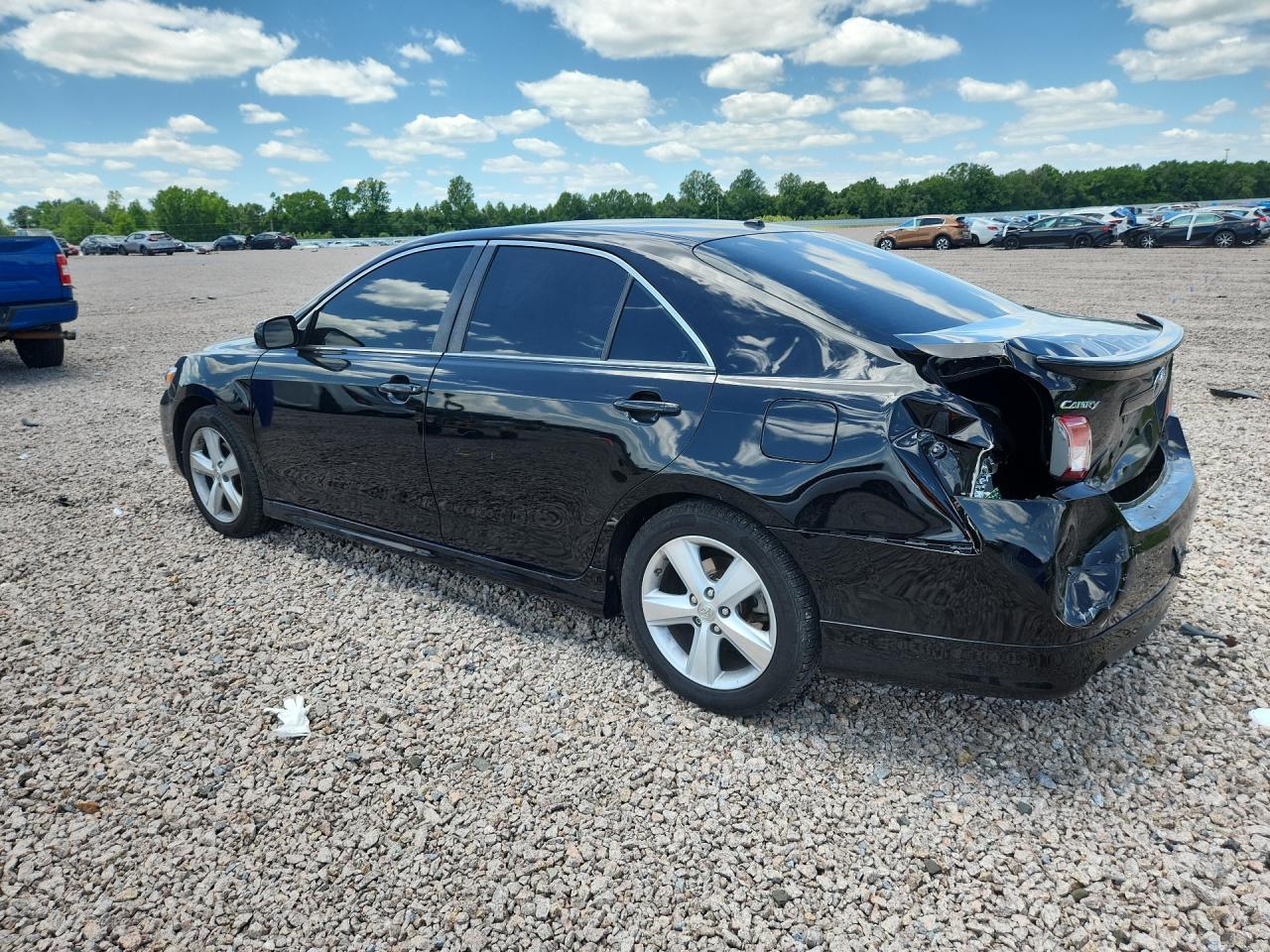 2010 Toyota Camry Se - Фото 2