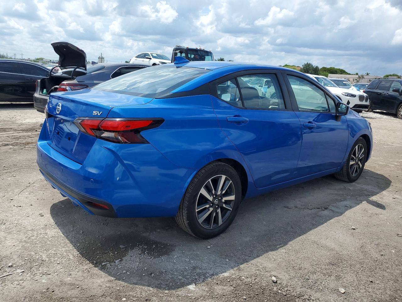 2021 Nissan Versa Sv - Image 3