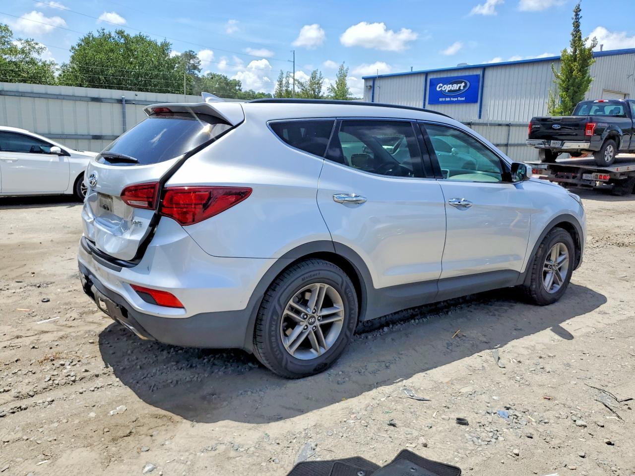 2018 Hyundai Santa Fe Sport 2.4L - Image 3