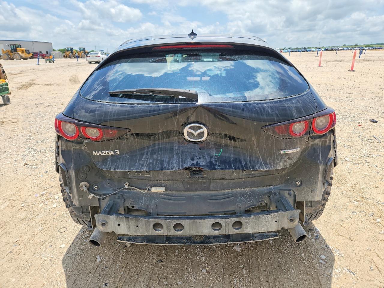 2021 Mazda 3 Premium - Фото 6