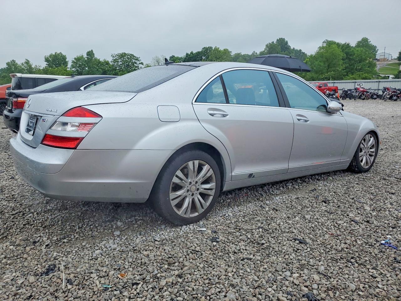 2009 Mercedes-Benz S 550 4Matic - Image 3