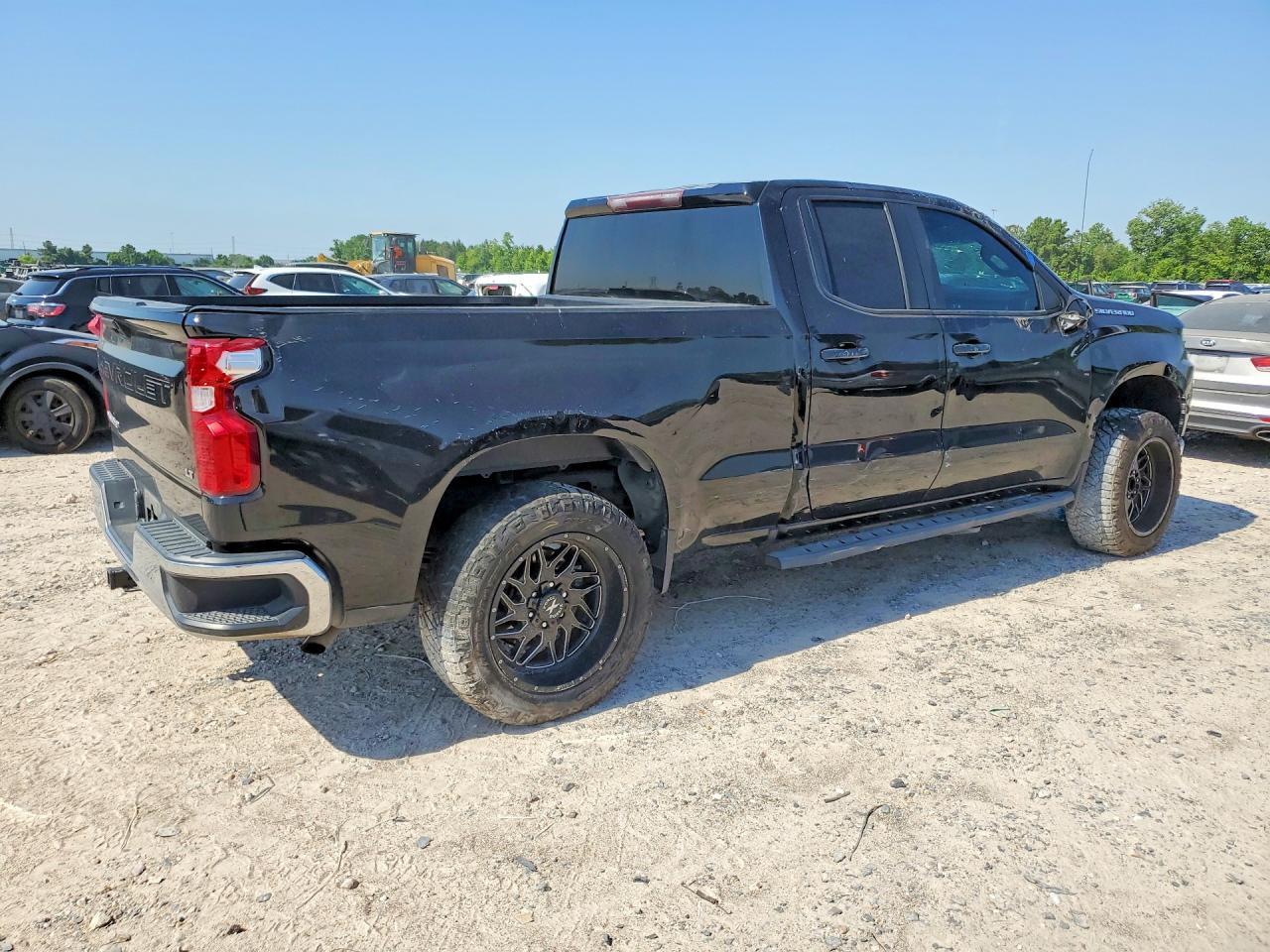 2020 Chevrolet Silverado K1500 Lt - Image 3