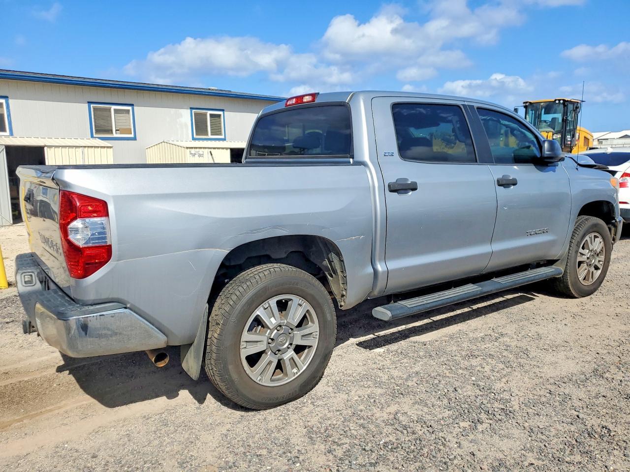 2016 Toyota Tundra Crewmax Sr5 - Image 3