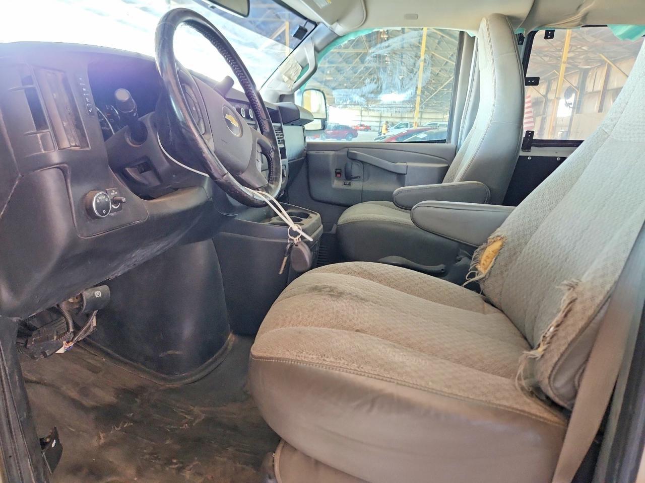 2020 Chevrolet Express G3500 Ls 6.0L V8 Passenger - Фото 5