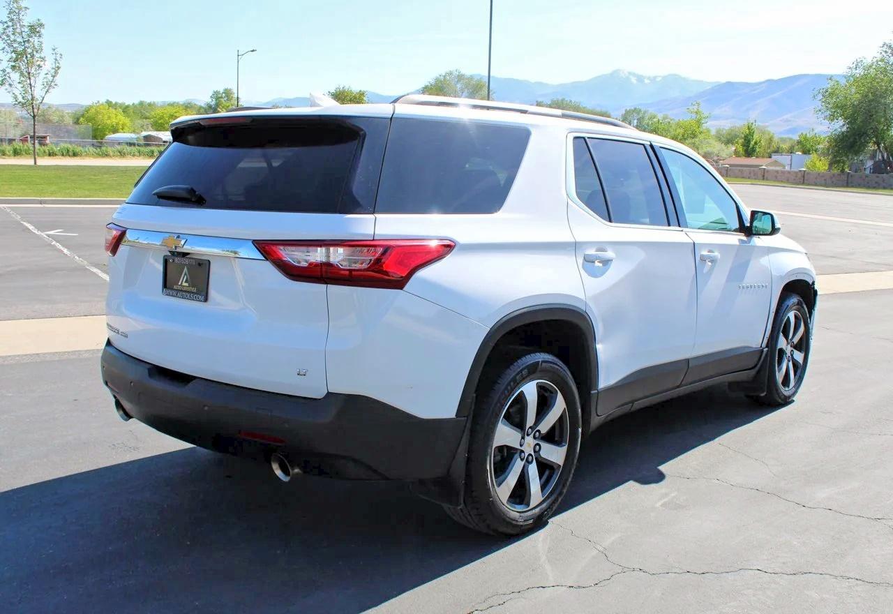 2019 Chevrolet Traverse Lt - Image 3