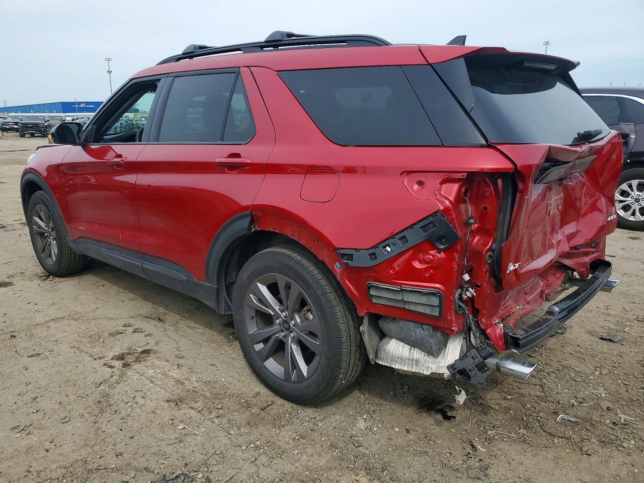 2024 Ford Explorer Xlt - Image 2