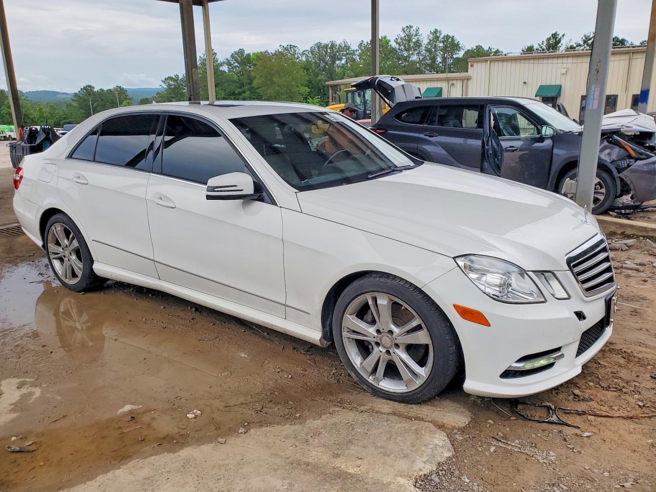 2013 Mercedes-Benz E 350 4Matic - Image 4
