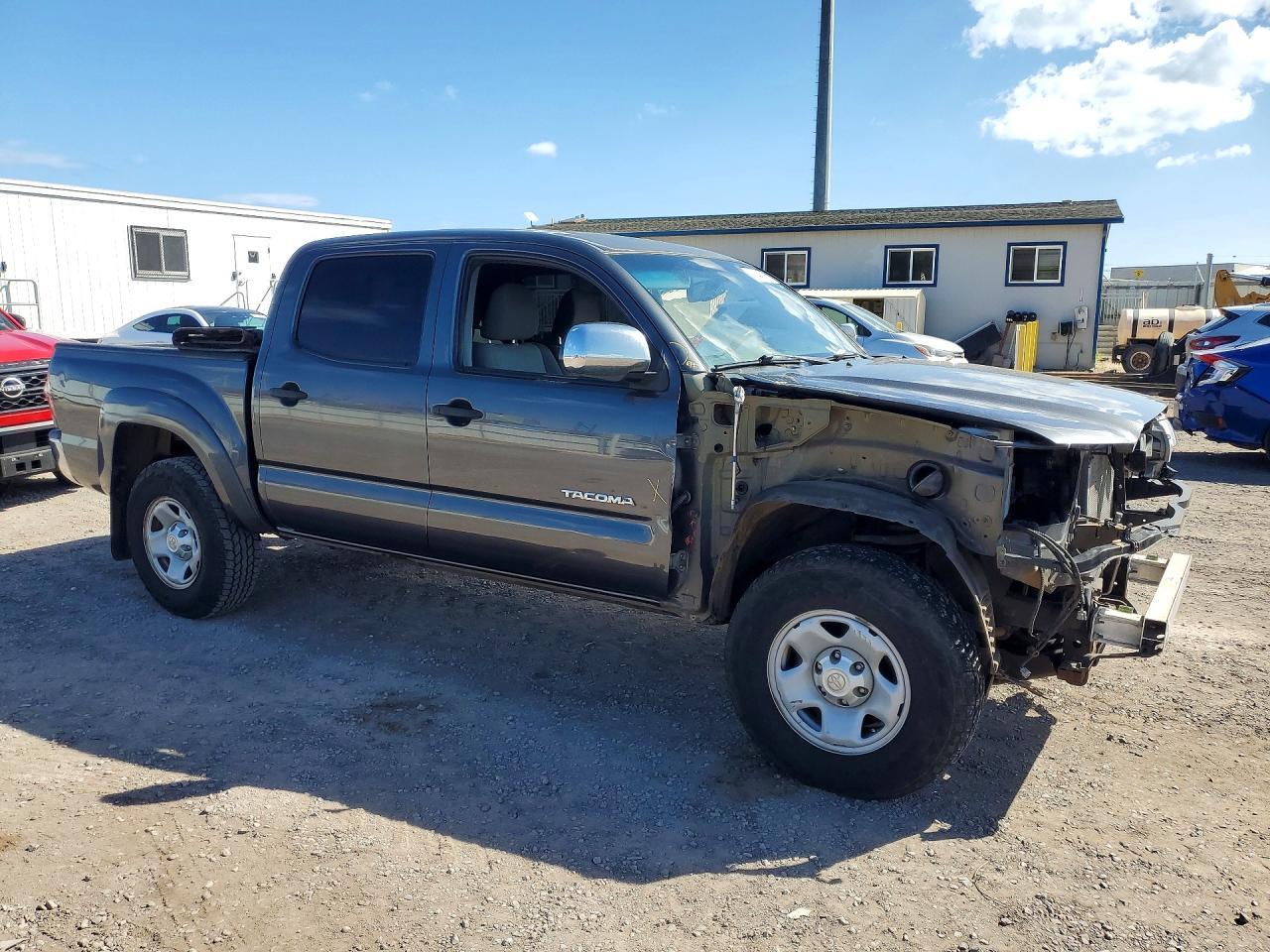 2013 Toyota Tacoma Double Cab Prerunner - Image 4