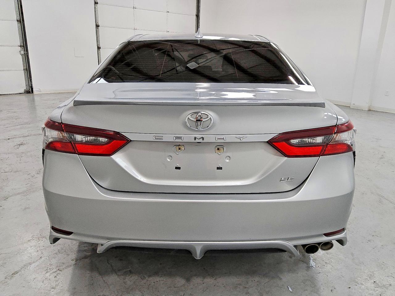2021 Toyota Camry Se - Фото 6