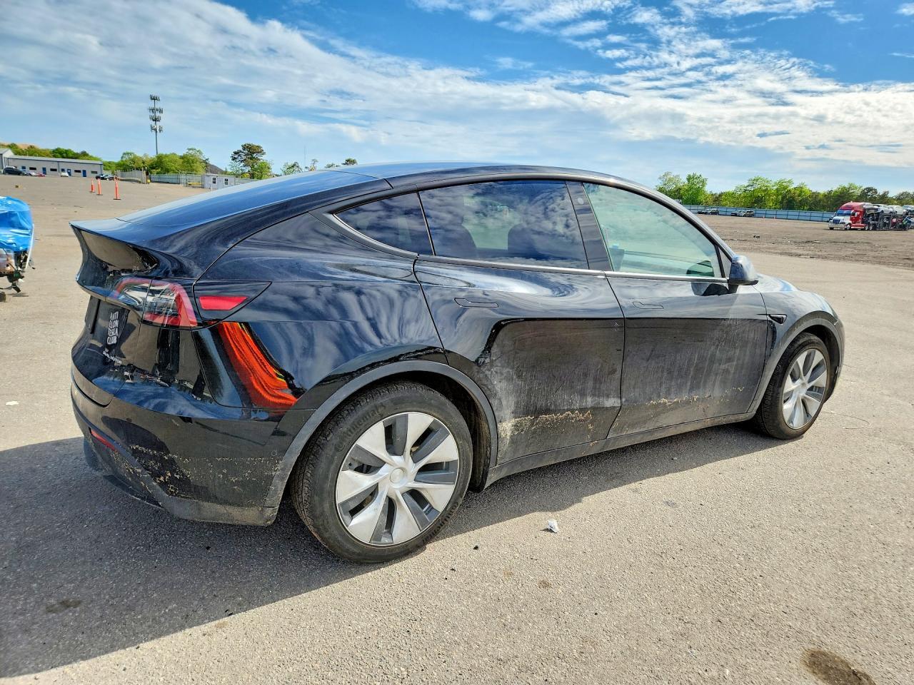 2022 Tesla Model Y - Image 3