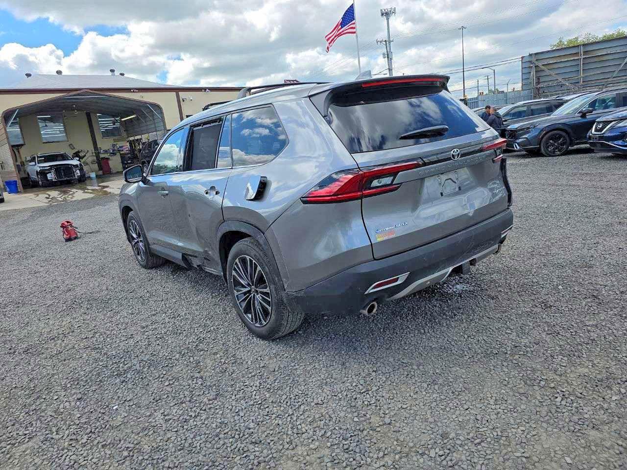 2025 Toyota Grand Highlander Hybrid Max Platinum - Фото 2