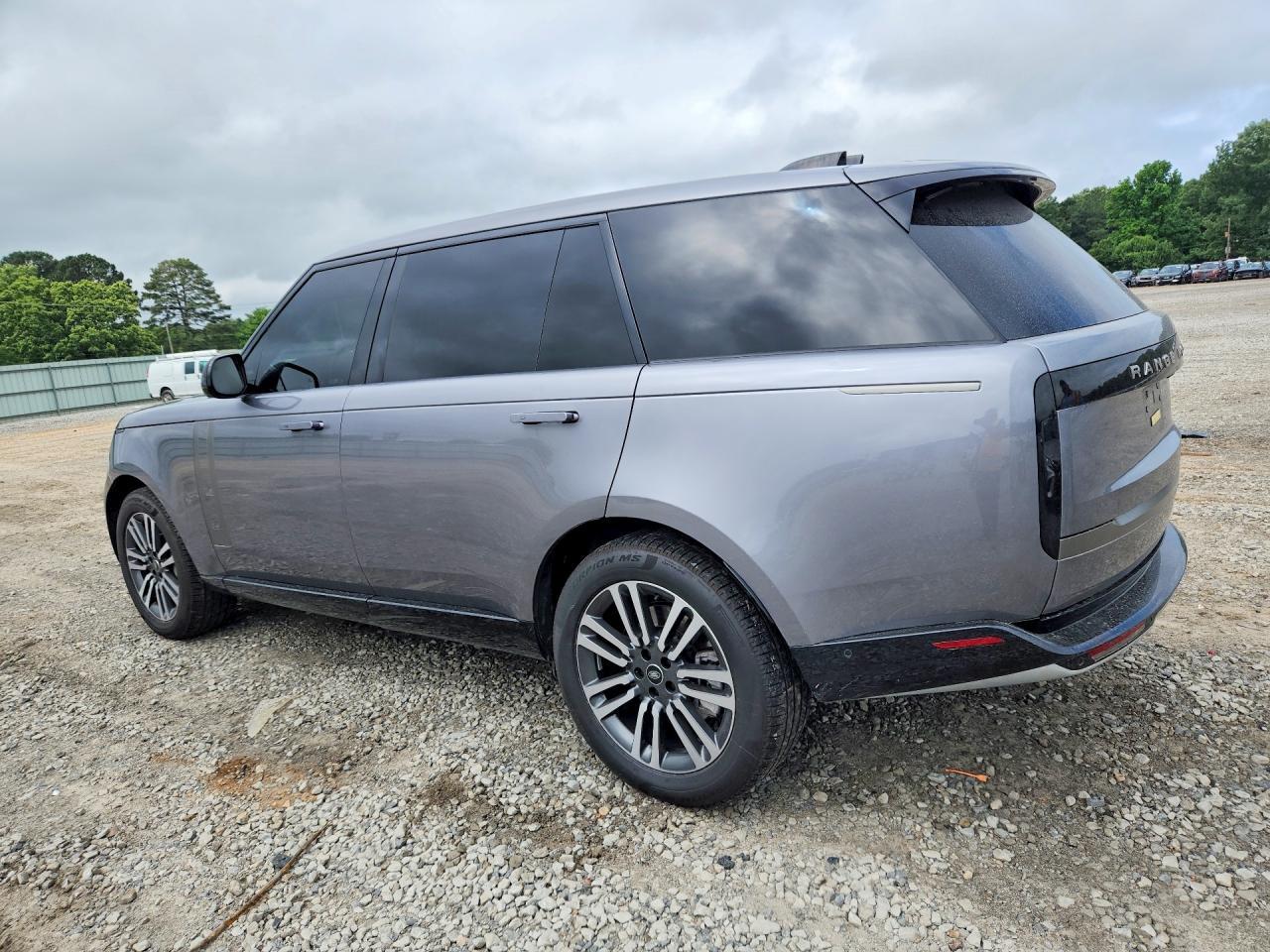 2025 Land Rover Rangerover - Image 2