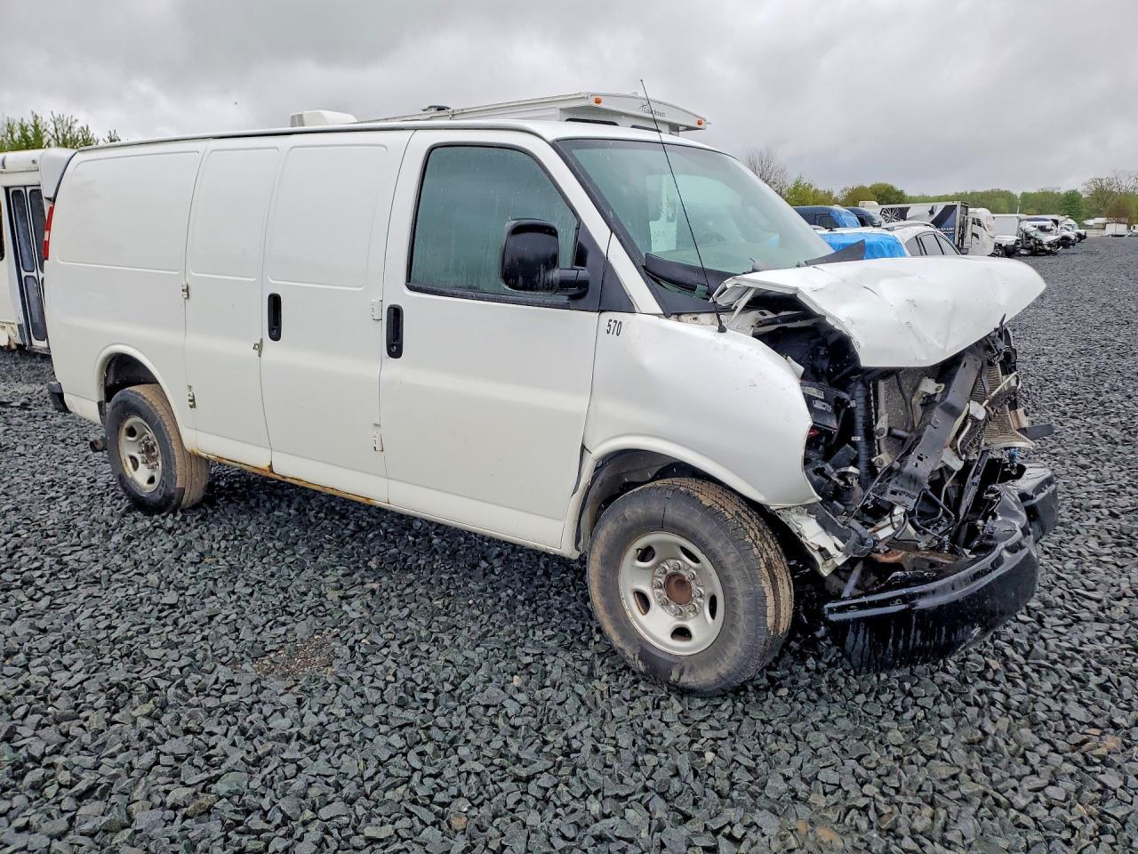 2016 Chevrolet Express G2500 - Фото 4