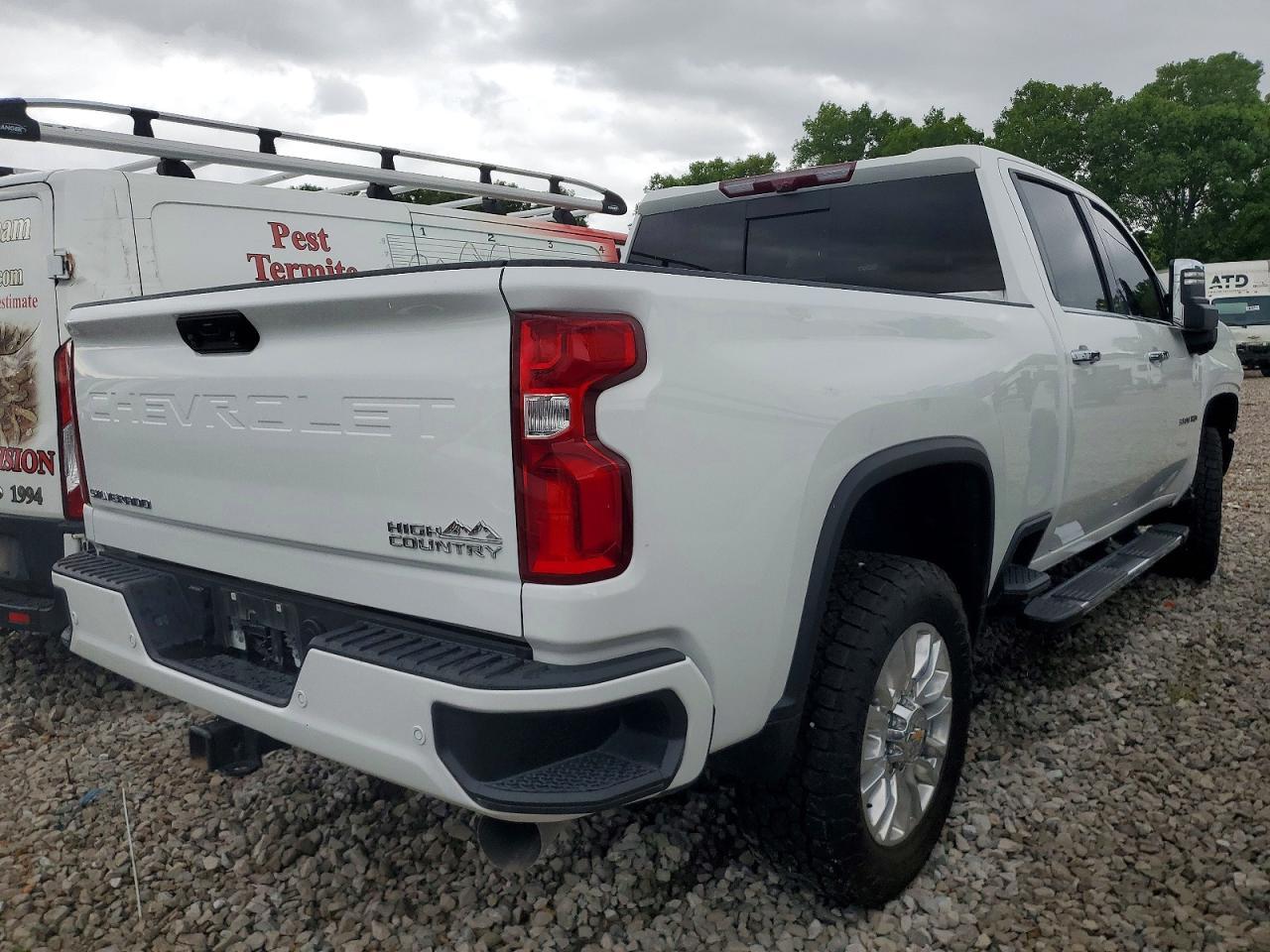 2023 Chevrolet Silverado K3500 High Country - Image 4