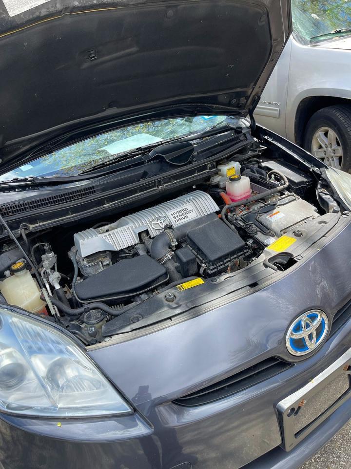 2011 Toyota Prius Two - Фото 7