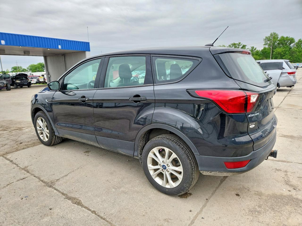 2019 Ford Escape S - Фото 2