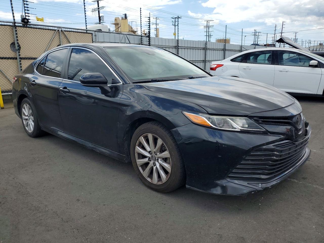 2019 Toyota Camry Le - Фото 4