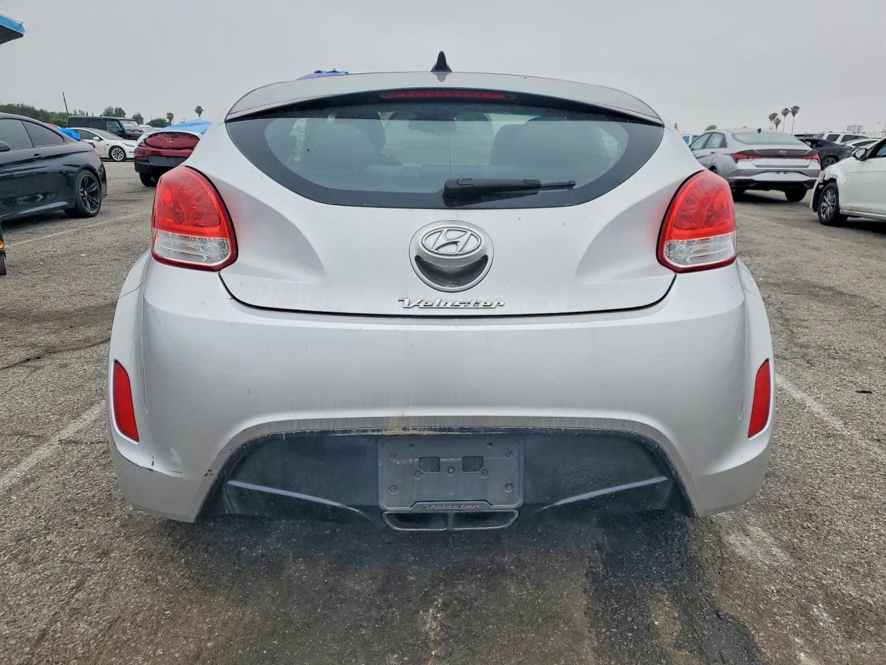 2012 Hyundai Veloster Base - Фото 6