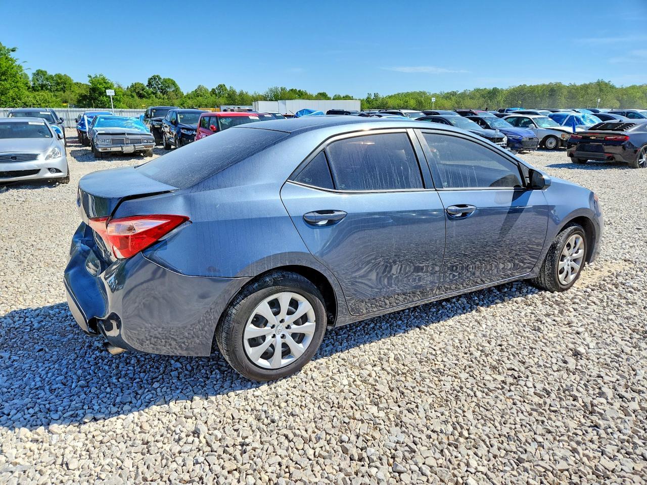 2017 Toyota Corolla Le - Фото 3