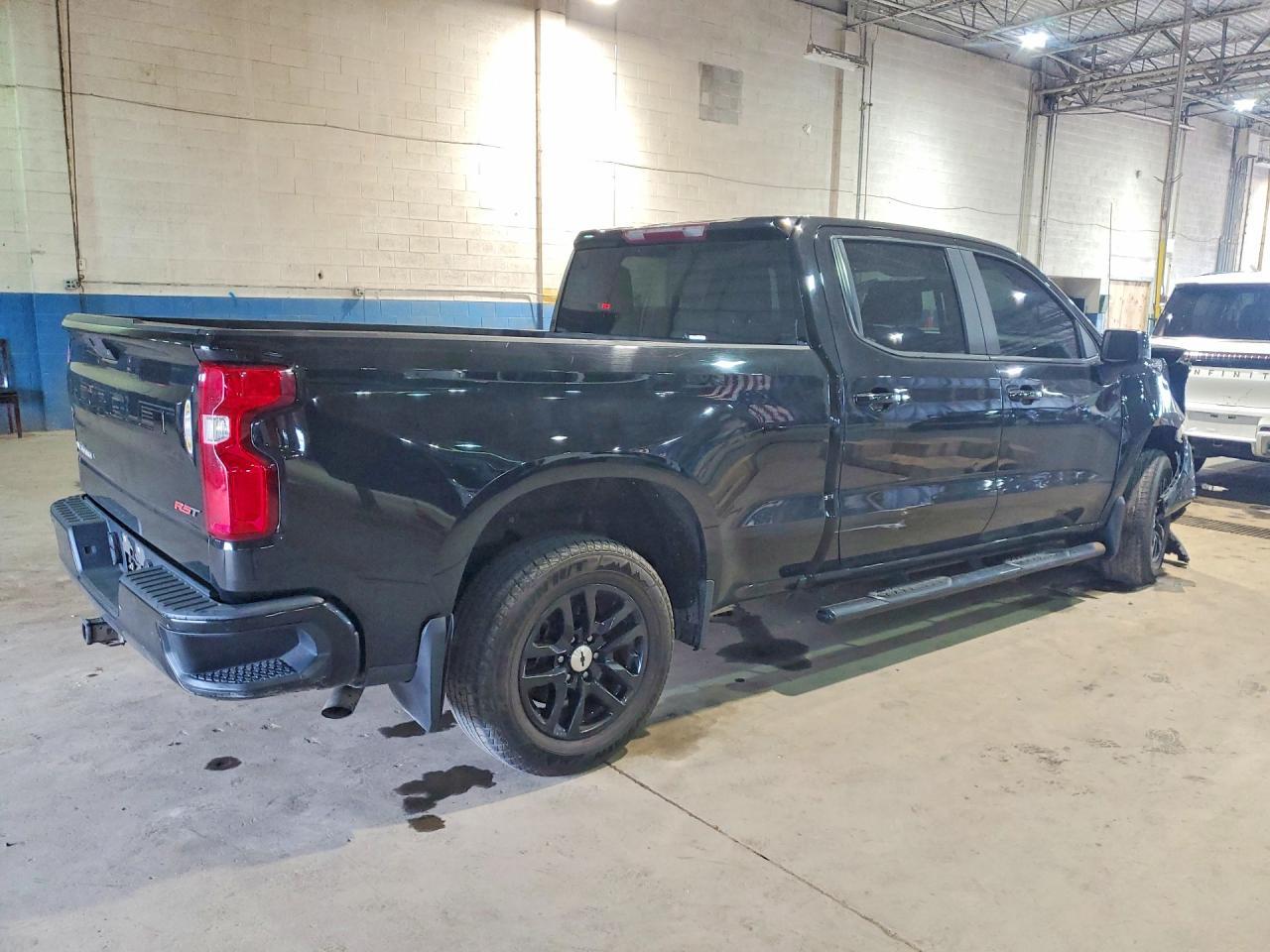 2021 Chevrolet Silverado K1500 Rst - Фото 3