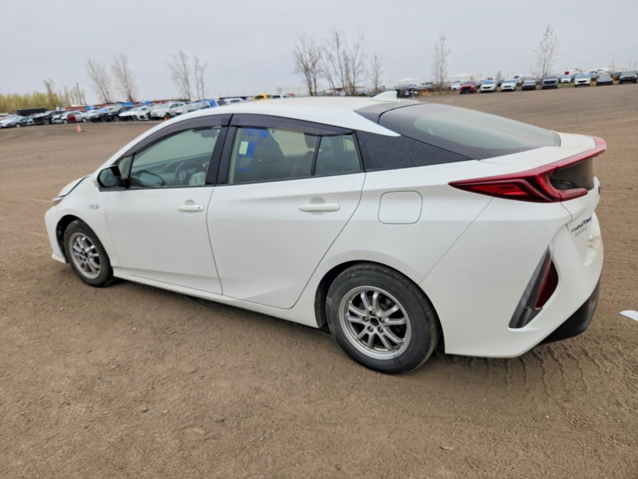 2020 Toyota Prius Prime Le - Фото 2