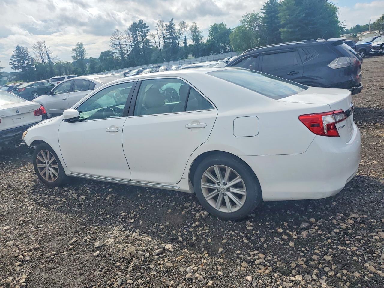2014 Toyota Camry Xle V6 - Фото 2