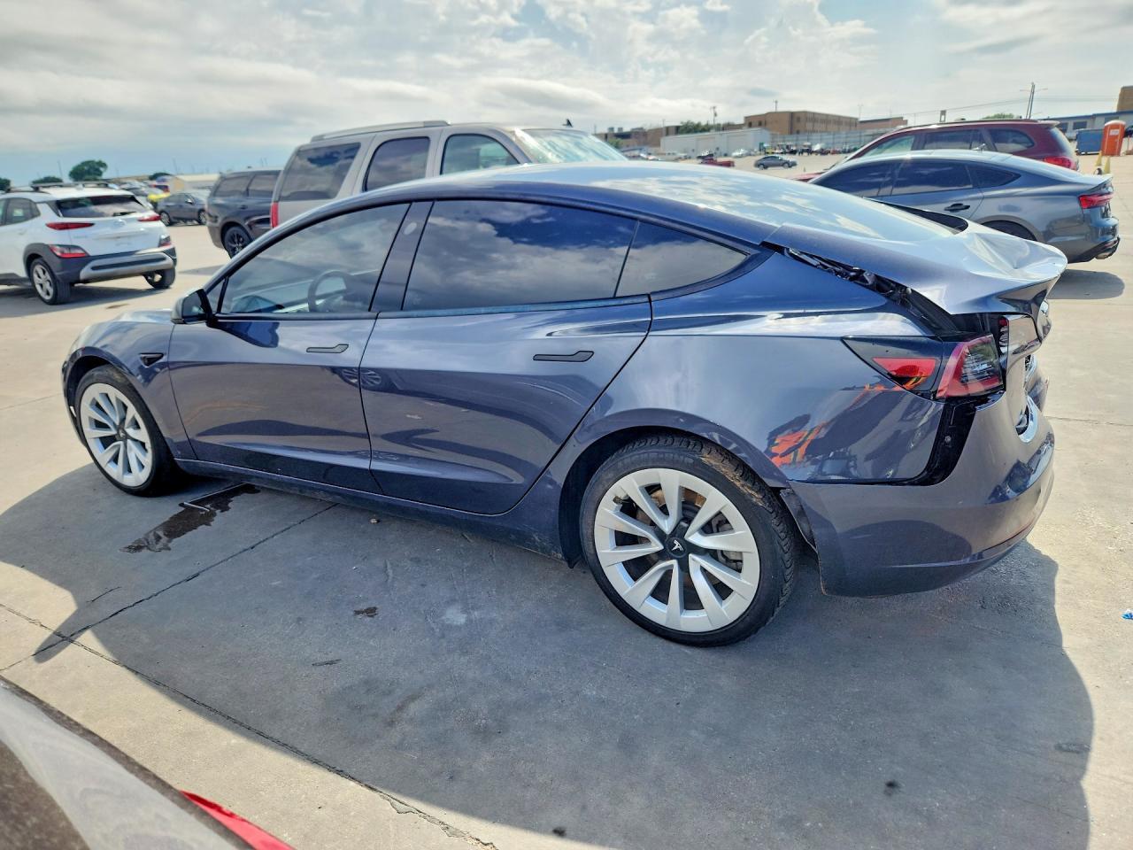 2023 Tesla Model 3 - Фото 2