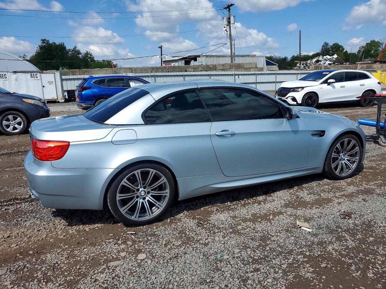 2011 BMW M3 - Фото 3