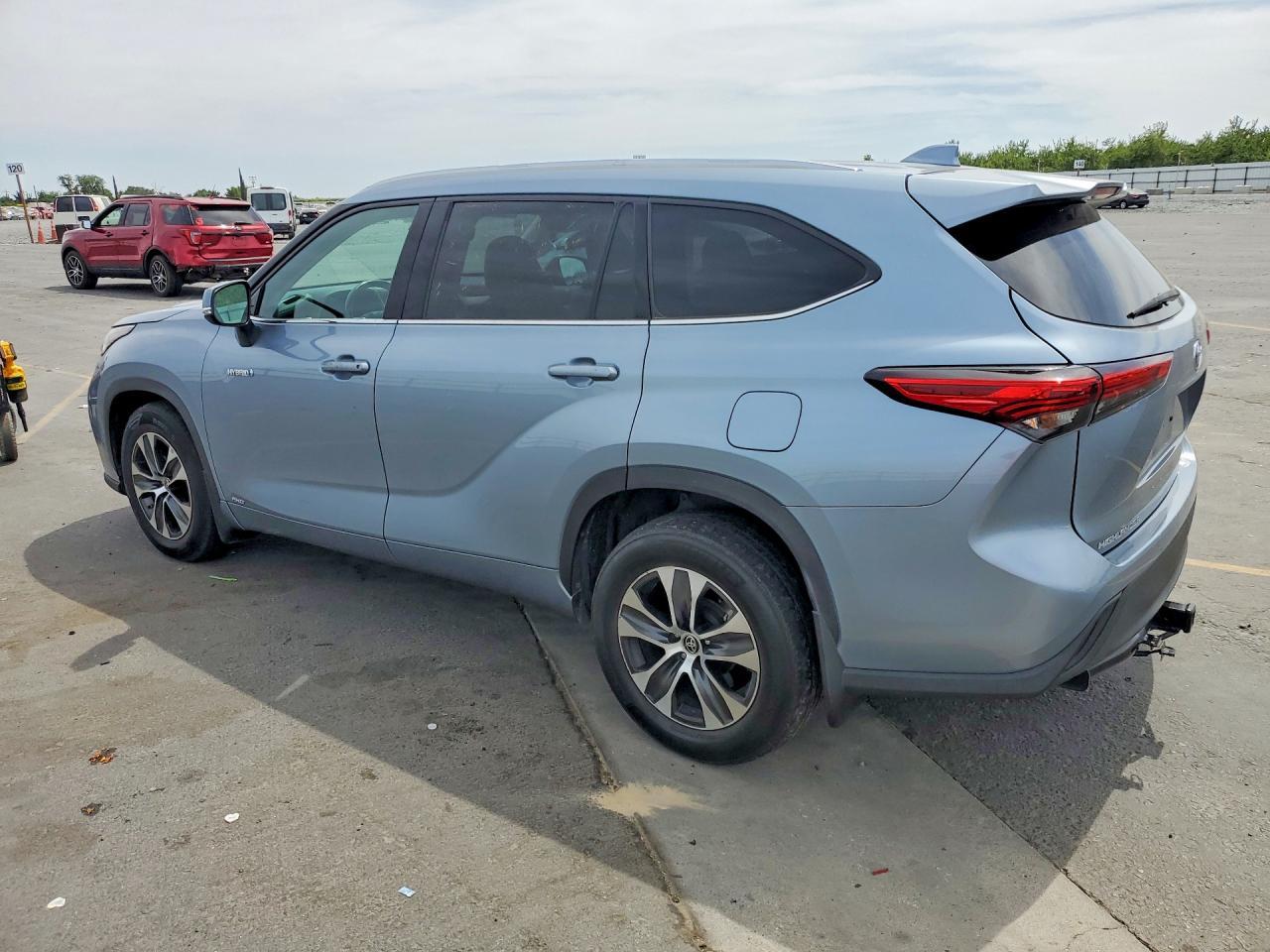 2021 Toyota Highlander Hybrid Xle - Фото 2